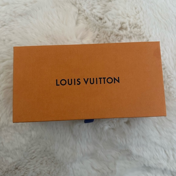 Made for Love ❤️ Louis Vuitton 💯authentic sunglasses - Picture 6 of 12